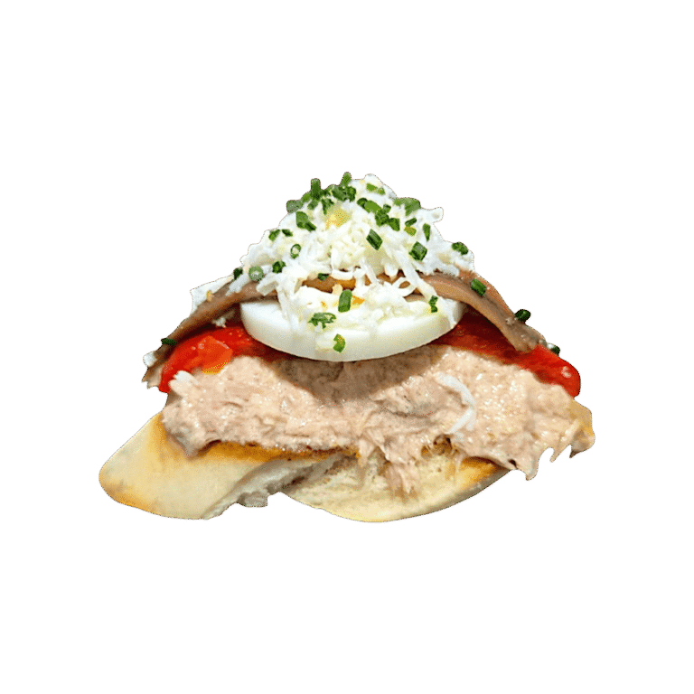 Pincho de bonito, anchoa cantábrica , vinagreta de pimientos y huevo rallado